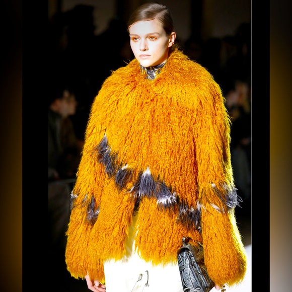 Dries Van Noten 2018 Runway Mustard Faux Shearling Coat - Picture 5 of 16